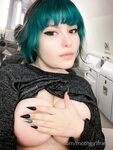 Onlyfans Leaked Photos - Mothgirlfriend - Photos