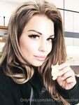 Onlyfans Leaked Photos - Mrs-Housemother - Photos