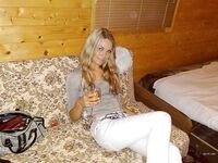 Amateur - Devki Uno 8416 Golaya Krasotka Poziruet V Posteli - V Golaya Devki 8416 Posteli Uno Poziruet Krasotka Erotic