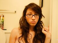 Amateur - Devki Uno 8589 Zasovyvaet Palcy V Pizdu - V Devki Zasovyvaet Uno 8589 Palcy Pizdu Erotic