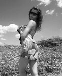 Amateur - Devki Uno 11898 Devushka Kupaetsya V More Topless - Devushka More V Devki Kupaetsya 11898 Uno Topless Erotic