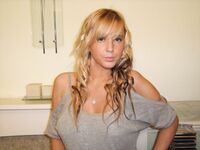 Amateur - Devki Uno 20401 Simpatichnaya Blondinka Toples - Devki Simpatichnaya 20401 Uno Blondinka Toples Erotic