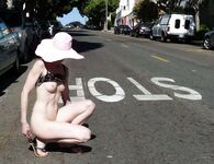 Amateur - Devki Uno 20700 Obnazhennaya Zhenschina V Shlyape - V Devki Obnazhennaya 20700 Shlyape Uno Zhenschina Erotic