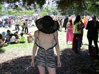 Amateur - Devki Uno 20700 Obnazhennaya Zhenschina V Shlyape - V Devki Obnazhennaya 20700 Shlyape Uno Zhenschina Erotic