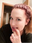 Onlyfans Leaked Photos - Momnextd00R - Photos