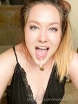 Onlyfans Leaked Photos - Momnextd00R - Photos