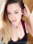 Onlyfans Leaked Photos - Momnextd00R - Photos