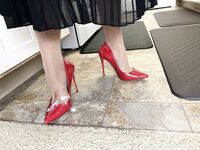 Onlyfans Leaked Photos - Hergoodtimeinheels - Photos
