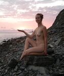 Amateur - Devki Uno 28754 Krasotka Poziruet Na Plyazhe - Na Devki 28754 Uno Plyazhe Poziruet Krasotka Erotic
