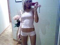 Amateur - Devki Uno 34657 Krasotka Delaet Selfi Pered Zerkalom - Selfi Zerkalom Devki 34657 Pered Uno Delaet Krasotka Erotic