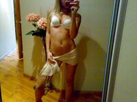 Amateur - Devki Uno 34657 Krasotka Delaet Selfi Pered Zerkalom - Selfi Zerkalom Devki 34657 Pered Uno Delaet Krasotka Erotic