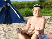 Amateur - Devki Uno 35400 Devushki Kotorye Ljubjat Zagorat Topless - Devushki Ljubjat Devki 35400 Zagorat Kotorye Uno Topless Erotic