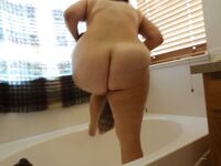 Amateur - Devki Uno 36003 Tolstaja Zhenschina V Vannoj - V Tolstaja Devki Uno Zhenschina 36003 Vannoj Erotic