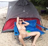 Amateur - Devki Uno 36177 Nudistka Otdyhaet Na Beregu S Palatkoj - Na Devki Nudistka Palatkoj Beregu S Otdyhaet Uno 36177 Erotic