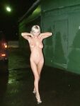 Amateur - Devki Uno 36209 Shljuha Poziruet V Garazhnom Kooperative - V Devki Shljuha 36209 Garazhnom Uno Kooperative Poziruet Erotic