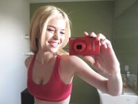 Amateur - Devki Uno 36217 Golaja Hudyshechka Na Selfi - Selfi Golaja Na Devki 36217 Uno Hudyshechka Erotic