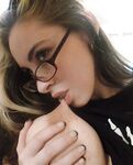 Amateur - Devki Uno 36886 Devki Laskajut Svoi Siski - Devki Svoi 36886 Uno Laskajut Siski Erotic