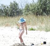 Amateur - Devki Uno 36937 Tri Podrugi Zagorajut Na Pljazhe - Zagorajut Na Pljazhe Devki Uno Podrugi Tri 36937 Erotic