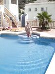 Amateur - Devki Uno 37150 Devki S Bolshimi Siskami V Bassejne - V Devki Siskami Bassejne S Uno Bolshimi 37150 Erotic
