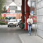 Amateur - Devki Uno 37176 Na Zapravke V Tualete Shljuhu Ozhidal Sjurpriz - Na V Devki 37176 Uno Zapravke Shljuhu Sjurpriz Tualete Ozhidal Erotic