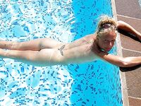 Amateur - Devki Uno 37210 Devka Kupaetsja V Bassejne - V Devki Devka Bassejne Uno 37210 Kupaetsja Erotic