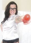 Amateur - Devki Uno 37645 Devka Drochit Pizdu Na Kuhne - Na 37645 Devki Kuhne Devka Uno Drochit Pizdu Erotic