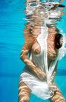 Amateur - Devki Uno 37683 Siski Plavajut V Vode I Pod Vodoj - V Devki Vodoj I Pod 37683 Uno Vode Plavajut Siski Erotic