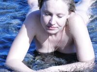 Amateur - Devki Uno 37714 Molodaja Zhena Poziruet Toples Na Pljazhe - Na Pljazhe Devki Toples Uno Zhena Molodaja 37714 Poziruet Erotic