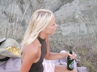 Amateur - Devki Uno 15298 Golaya Stroynyashka Na Otdyhe - Na Golaya Devki Otdyhe 15298 Uno Stroynyashka Erotic
