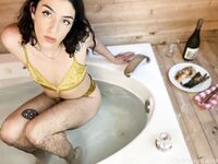 Onlyfans Leaked Photos - Olivewren Photo - Amateur Photos Olivewren