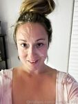 Onlyfans Leaked Photos - Momdd1998 - Photos