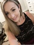 Onlyfans Leaked Photos - Momdd1998 - Photos
