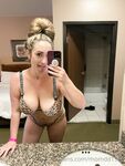 Onlyfans Leaked Photos - Momdd1998 - Photos