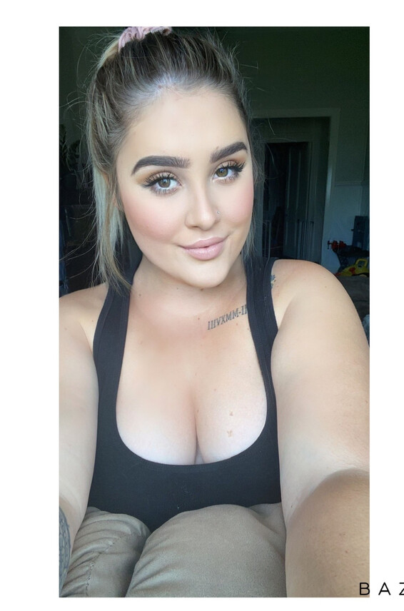 Itsmollyxgrey Photos