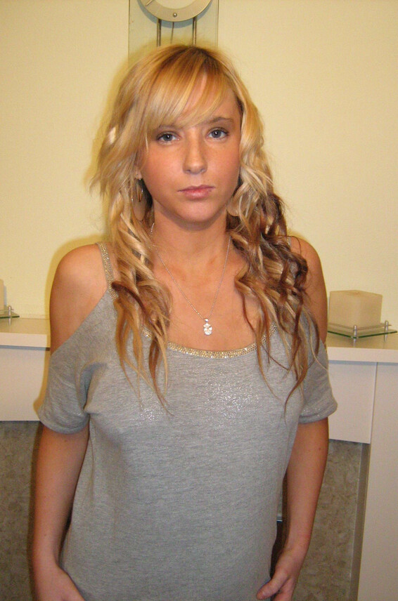 Photos Devki Simpatichnaya 20401 Uno Blondinka Toples