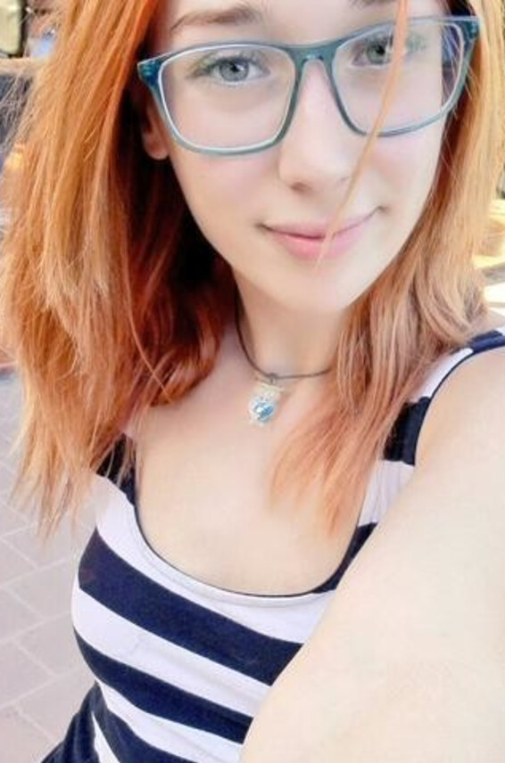 Strojnaja Selfi Photos Devki Suchka Uno 34941 Delaet
