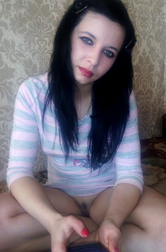 Selfi Photos Devki Brjunetka Uno Seksualnaja 36266 Delaet