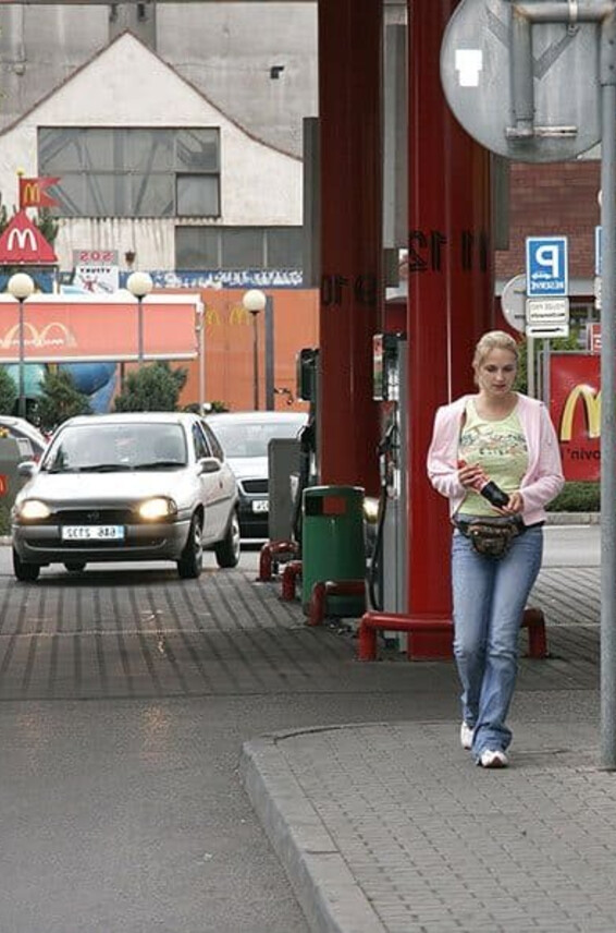 Na V Devki Photos 37176 Uno Zapravke Shljuhu Sjurpriz Tualete Ozhidal