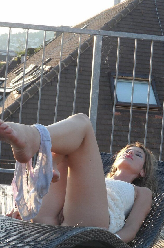 Na Goloj Devki Photos 38022 I Verande Uno Poziruet Jahte