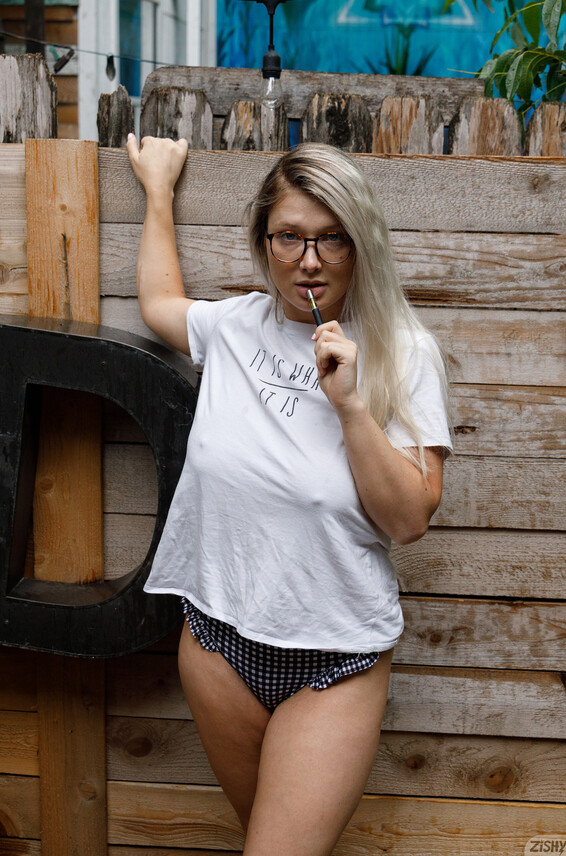 Emily Photos Delight D Zishy 48192360 Right For